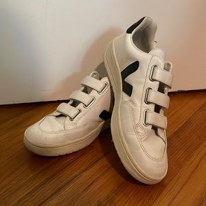 Veja Sneakers Size 40 - Women’s